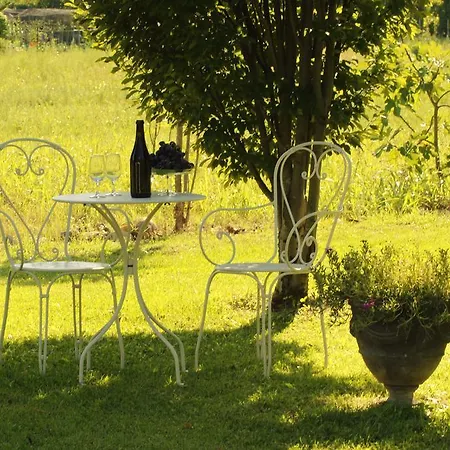 Bio Agriturismo Tirtha Alojamento de Turismo Rural *