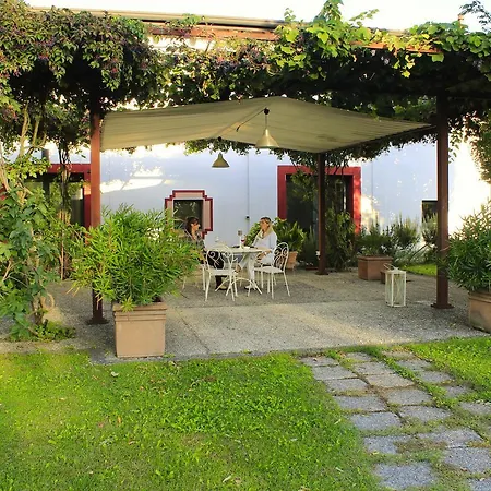 Bio Agriturismo Tirtha ファームステイ *