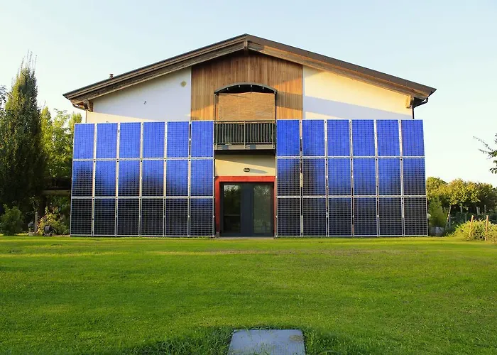 مزرعة للإقامة Bio Agriturismo Tirtha بيسكانتينا