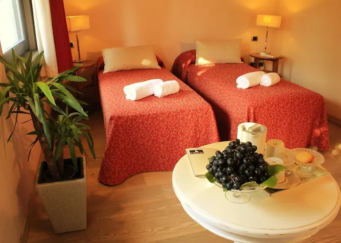 Bio Agriturismo Tirtha مزرعة للإقامة بيسكانتينا