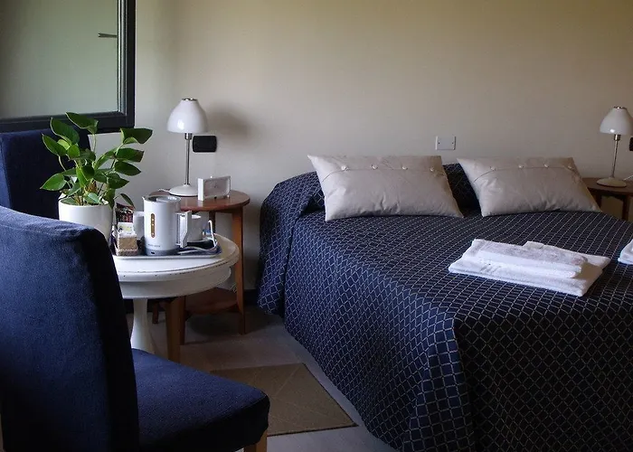 Bio Agriturismo Tirtha مزرعة للإقامة بيسكانتينا