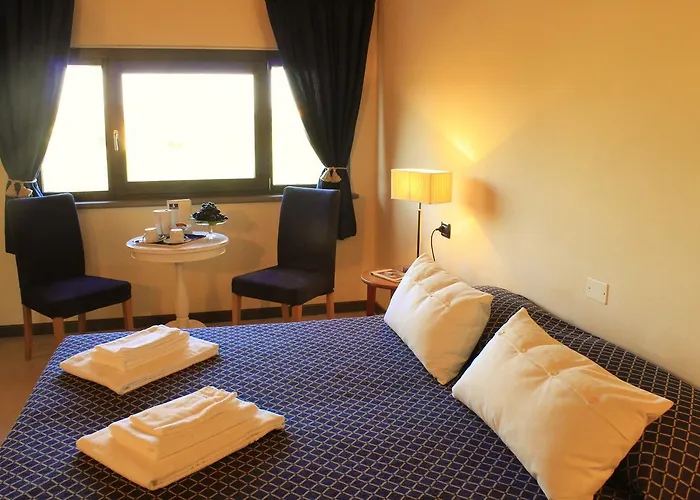 Bio Agriturismo Tirtha مزرعة للإقامة